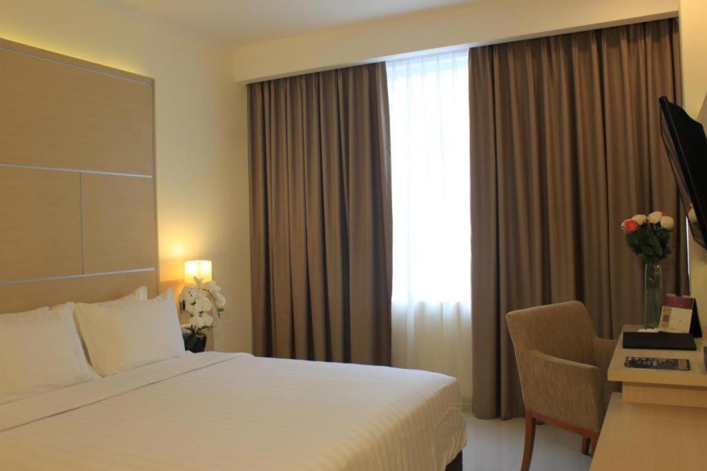 Horison Hotel Sukabumi Exterior foto