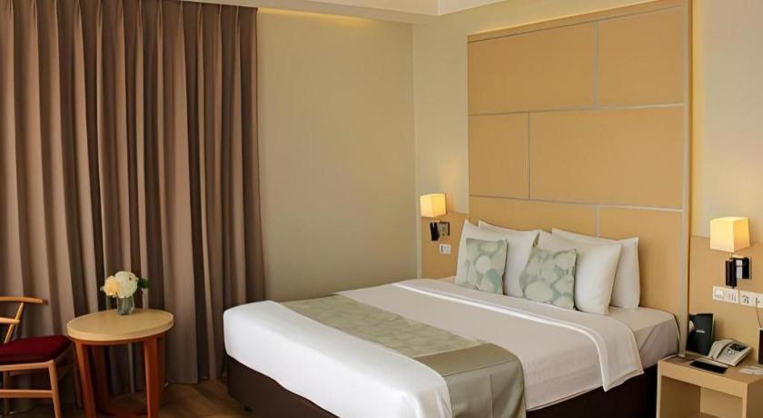 Horison Hotel Sukabumi Exterior foto