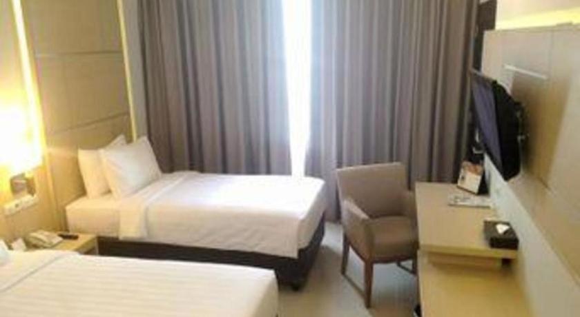 Horison Hotel Sukabumi Exterior foto