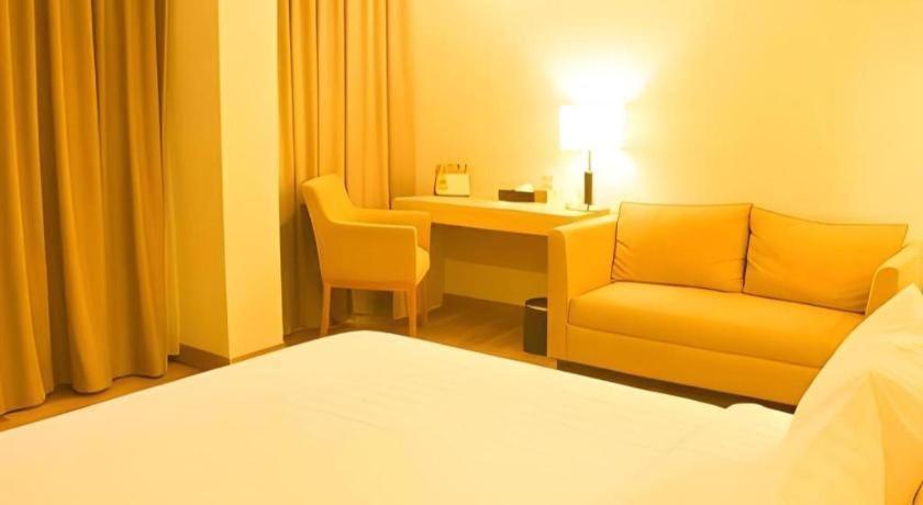 Horison Hotel Sukabumi Exterior foto